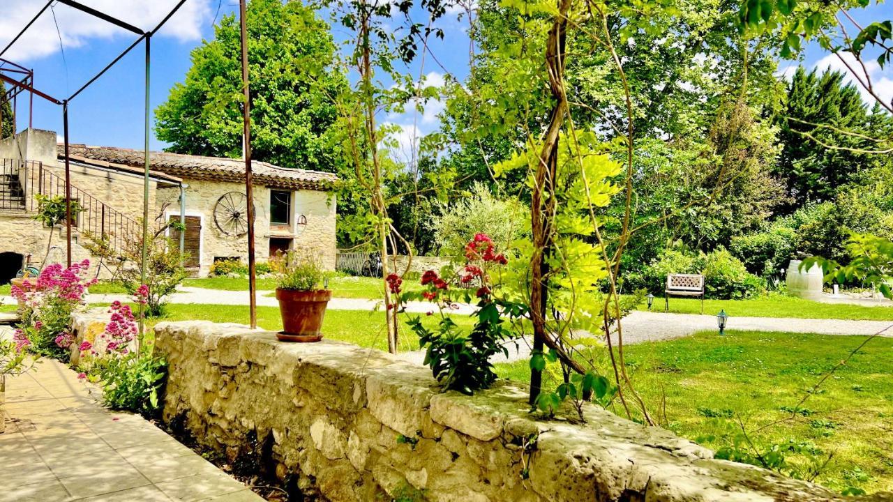 Domaine De La Brave Bed & Breakfast Pernes-les-Fontaines Exterior foto